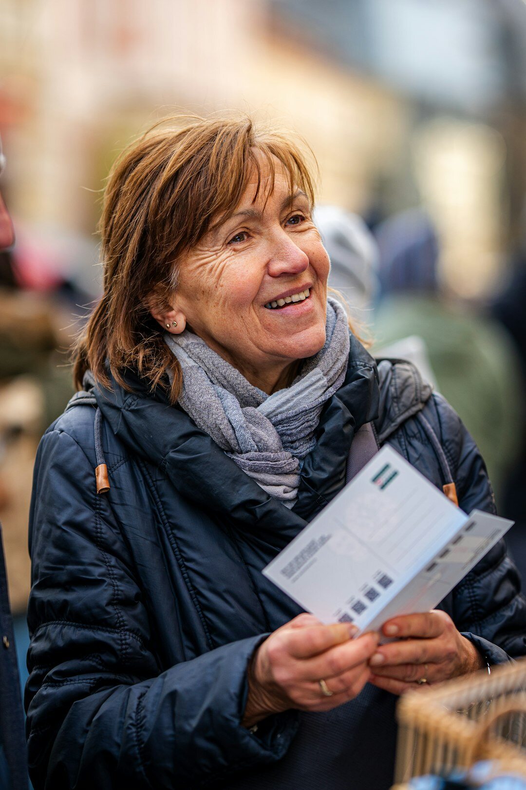 Senior journalist kvinna professionellt porträtt